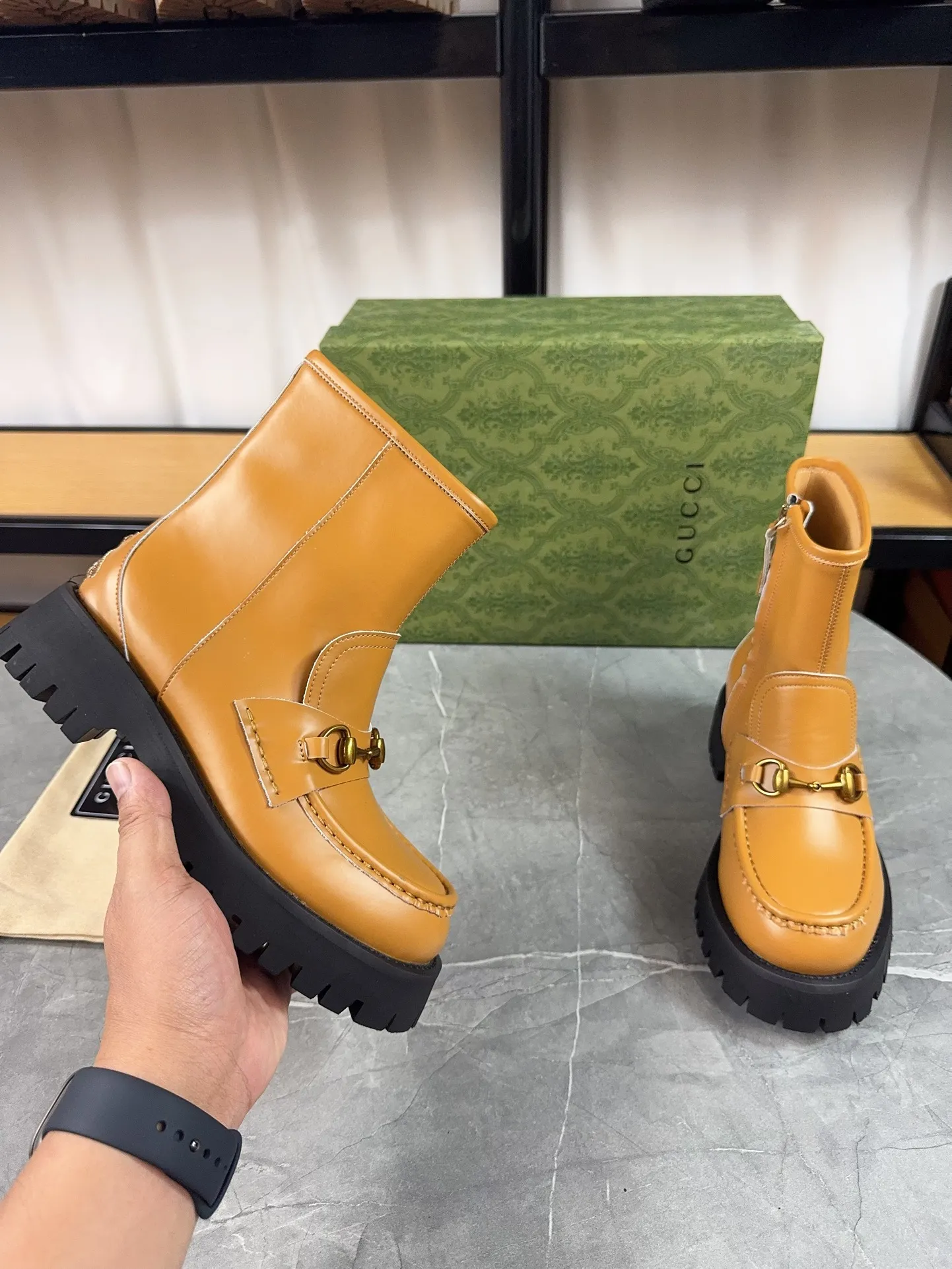 Men's shoes 💰640💰 New model from Gucci, double GG groove thick-soled loafers. The original version is made 1:1. Super beautiful quality, classic model at the counter. ❶Upper: original open-edge beaded cowhide ❷Inner lining: water-dyed cowhide ❸Feet: water-dyed cowhide ❹Outsole: ultra-light original sole ❺thick sole heightening: 3.5cn ❻Packing: original packaging ❼Number: 35-42 (41 41 customized, non-refundable) Men's model: 38-46 (45, 46 customized, non-refundable)